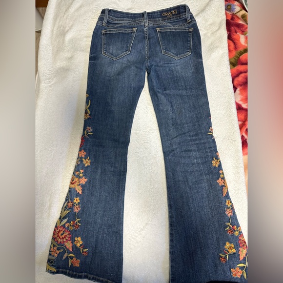 Grace Denim Jeans with Vibrant Floral Design - Picture 2 of 2